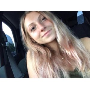 Meet your Posher, Emily